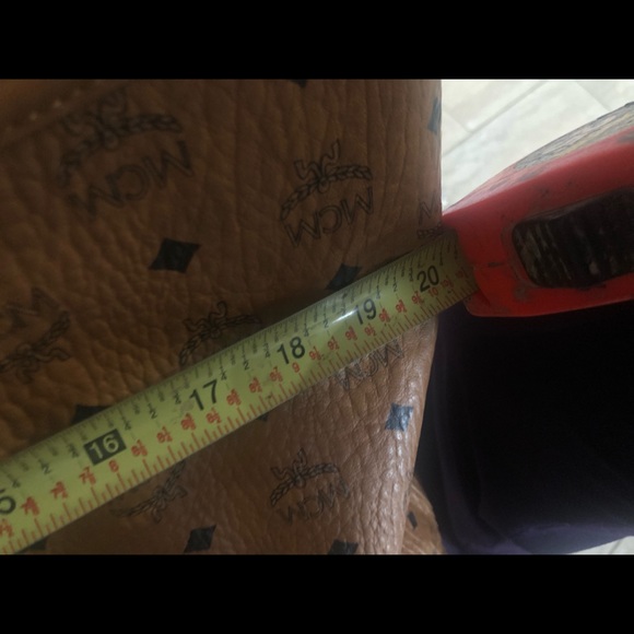 MCM Lg Handbag 👜 - Picture 3 of 7